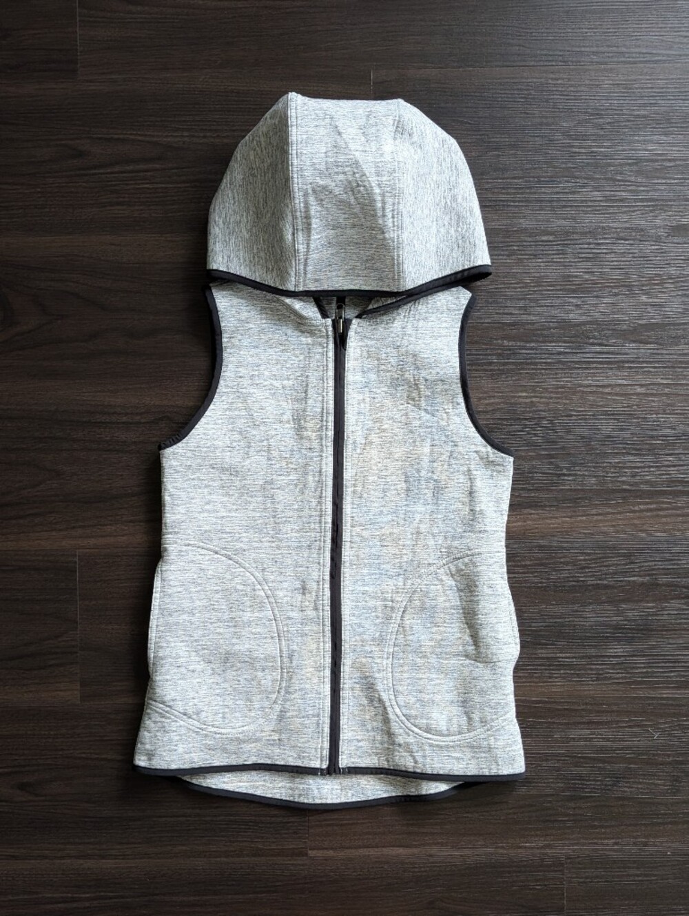 Lululemon Insculpt Gray Reversible Vest 4 Athleisure Workout Outdoors Gorpcore